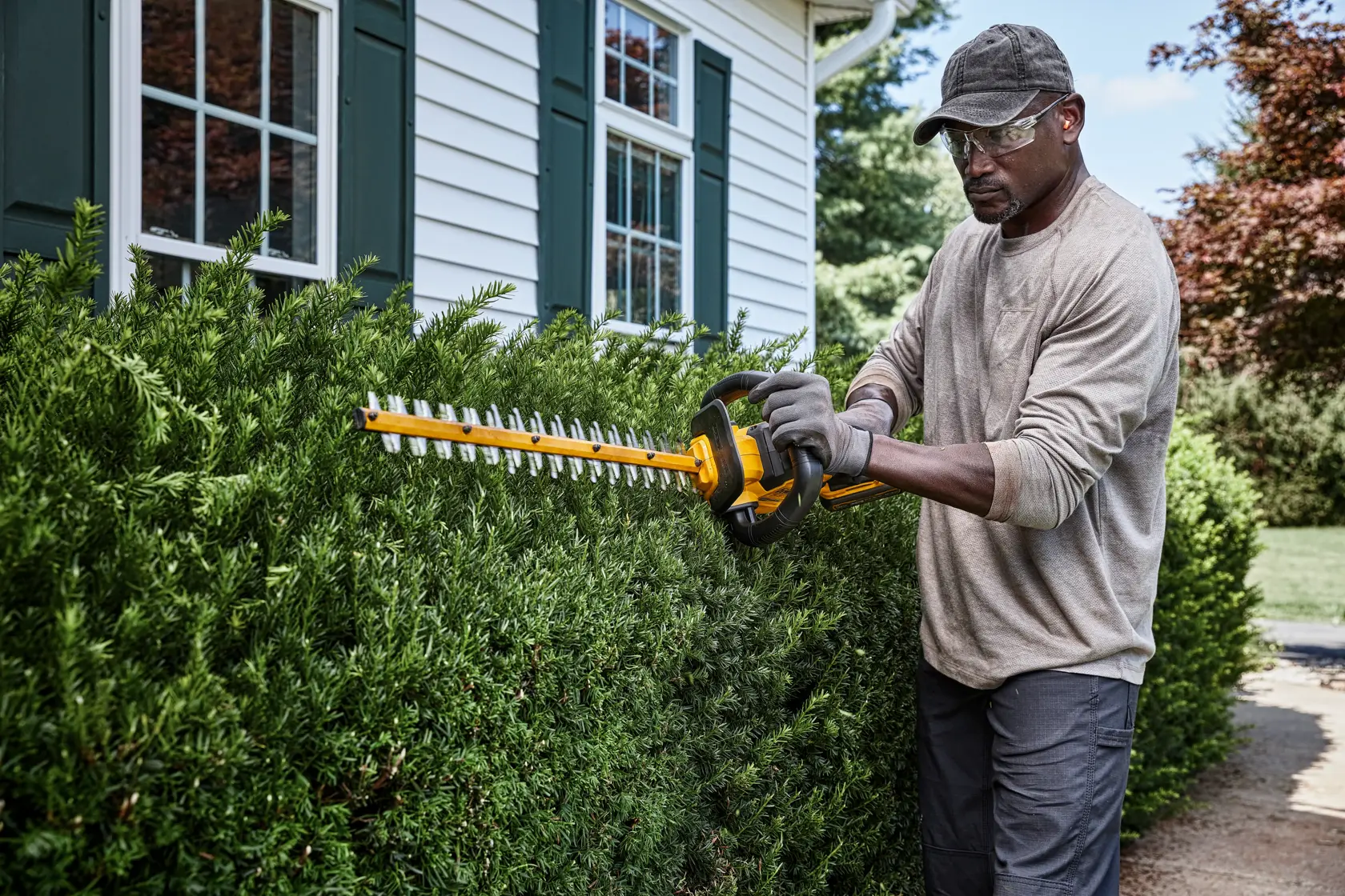 DEWALT® 54V XR® FLEXVOLT® Hedge Trimmer 31mm Gap (Tool Only)