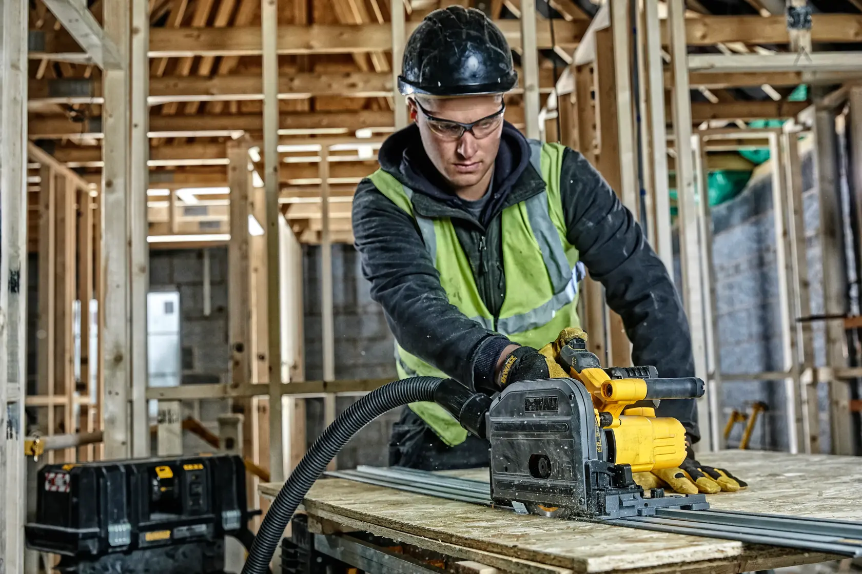 DEWALT® 54V XR® FLEXVOLT® 165mm Rail Compatible Plunge Saw (Tool Only)