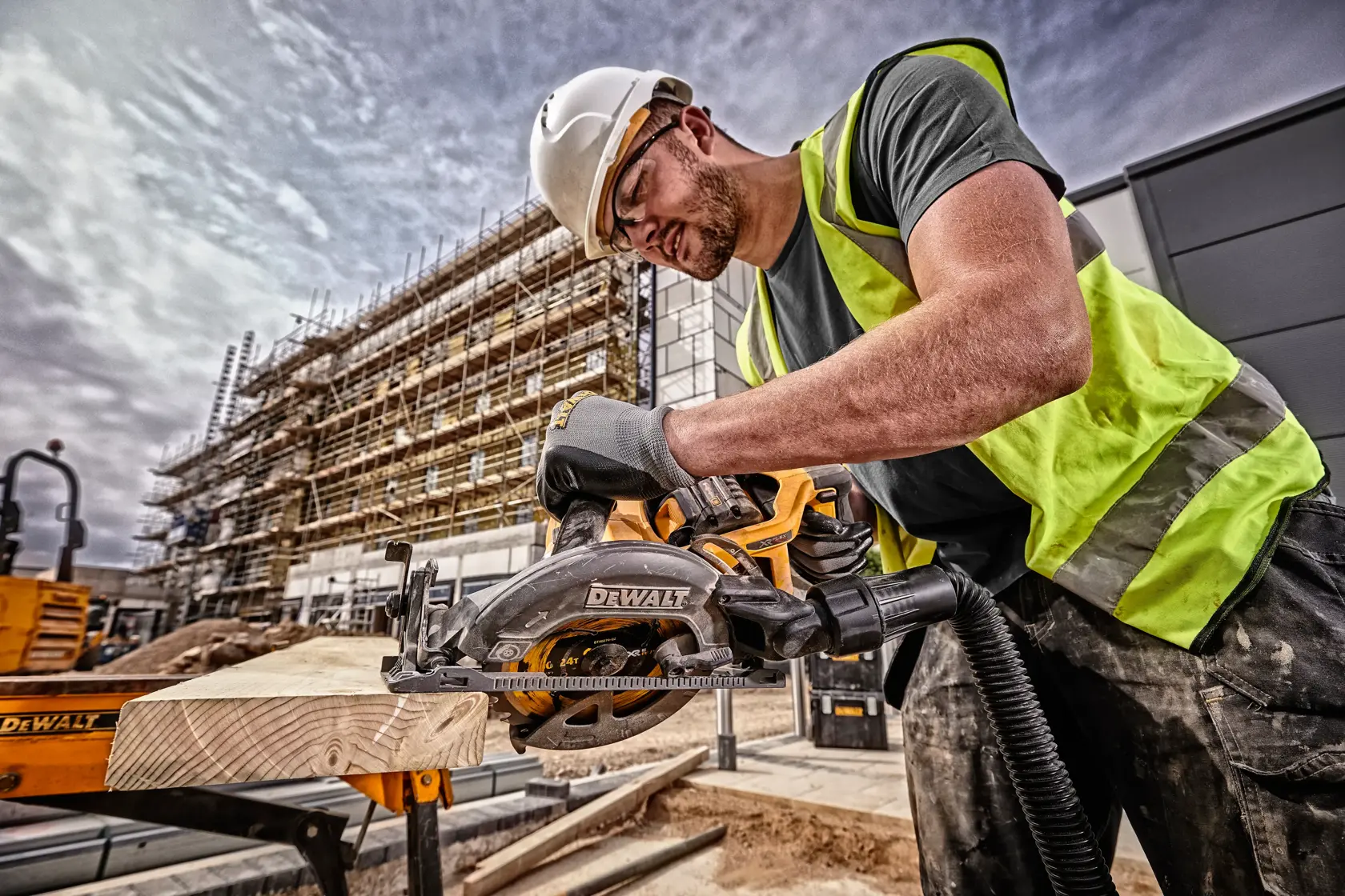 DEWALT® 54V XR® FLEXVOLT® 190mm High Torque Circular Saw (Tool Only)
