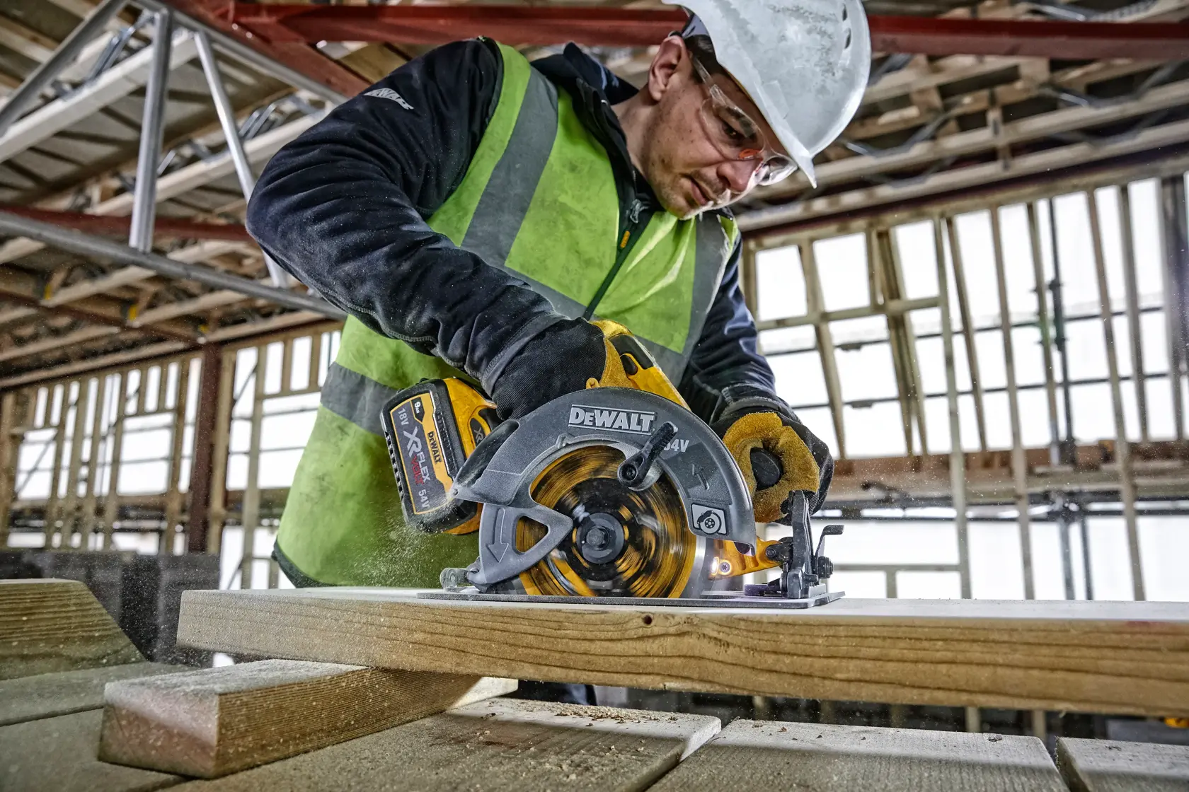 DEWALT® 54V XR® FLEXVOLT® 184 mm Circular Saw (Tool Only)