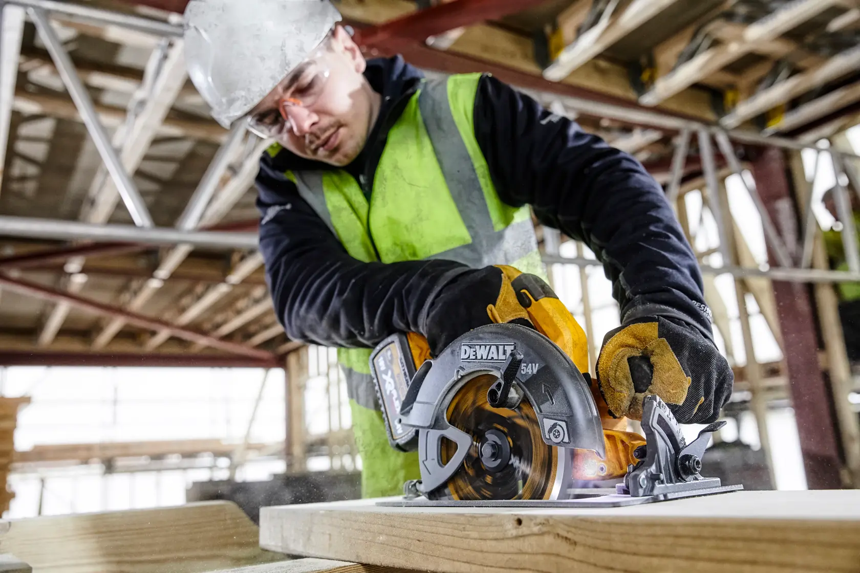 DEWALT® 54V XR® FLEXVOLT® 184 mm Circular Saw (Tool Only)