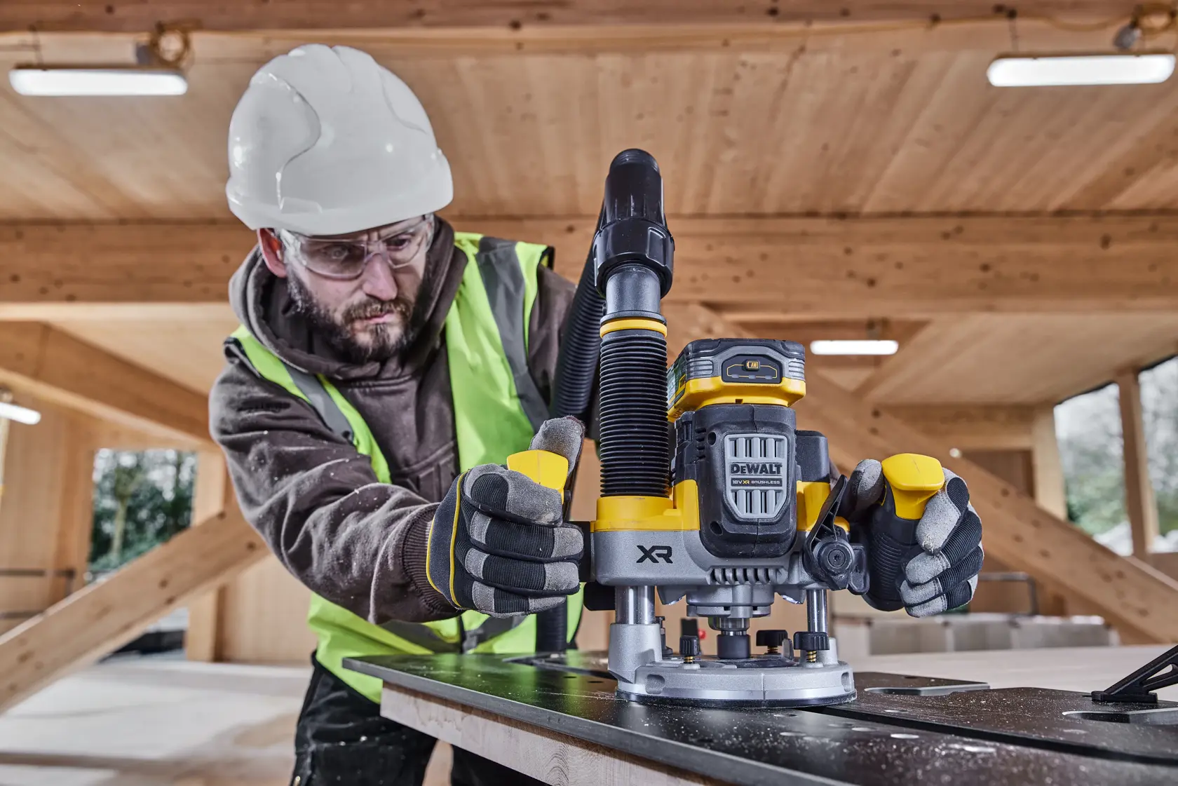 DEWALT® 18V XR® Brushless 70mm 1/2" Plunge Router (Tool Only)