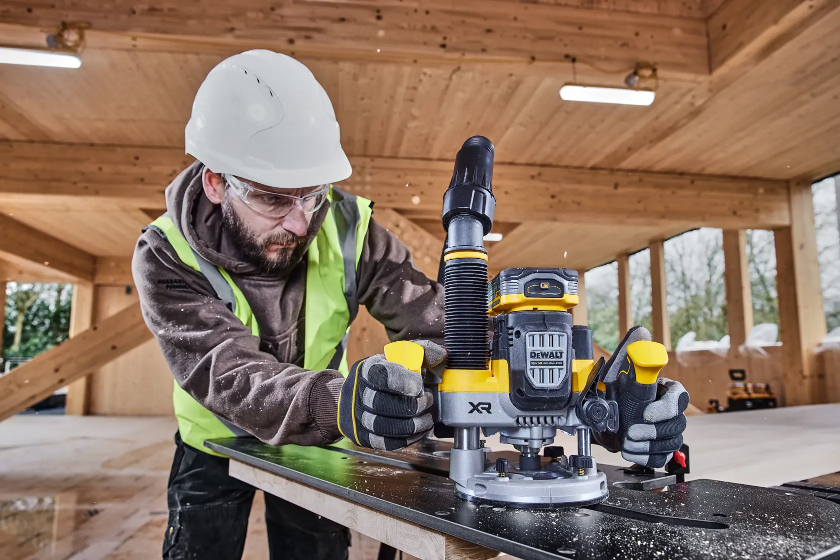 DEWALT® 18V XR® Brushless 70mm 1/2" Plunge Router (Tool Only)