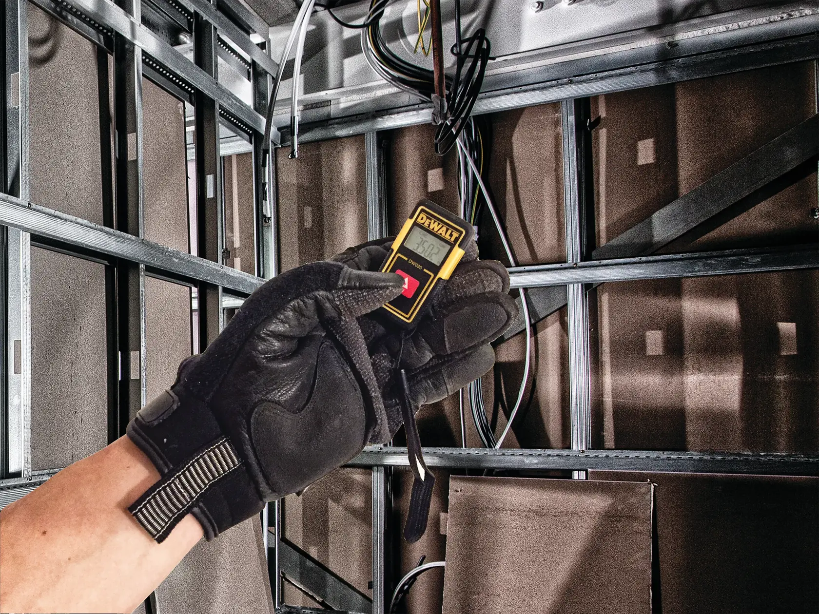 DEWALT® 9m Pocket Laser Distance Meter