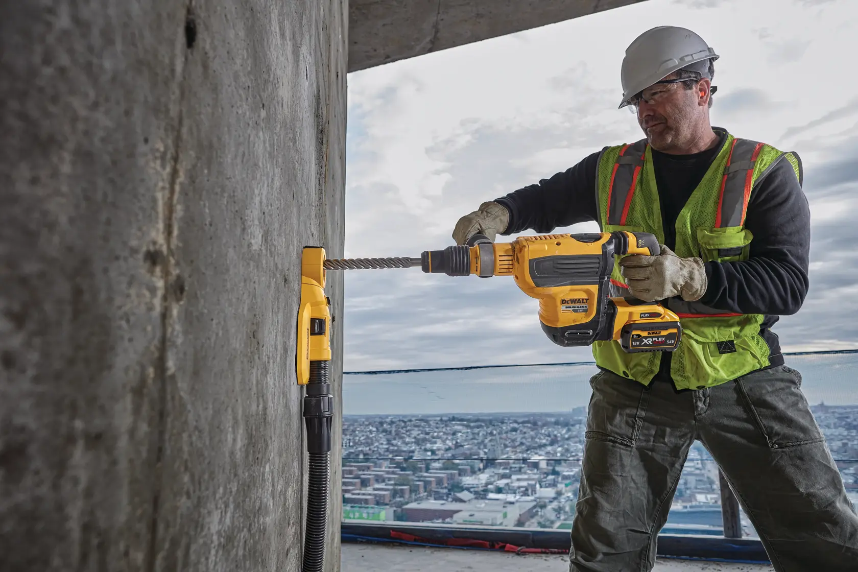 DEWALT® Drilling Dust Extraction & Hole Cleaning System