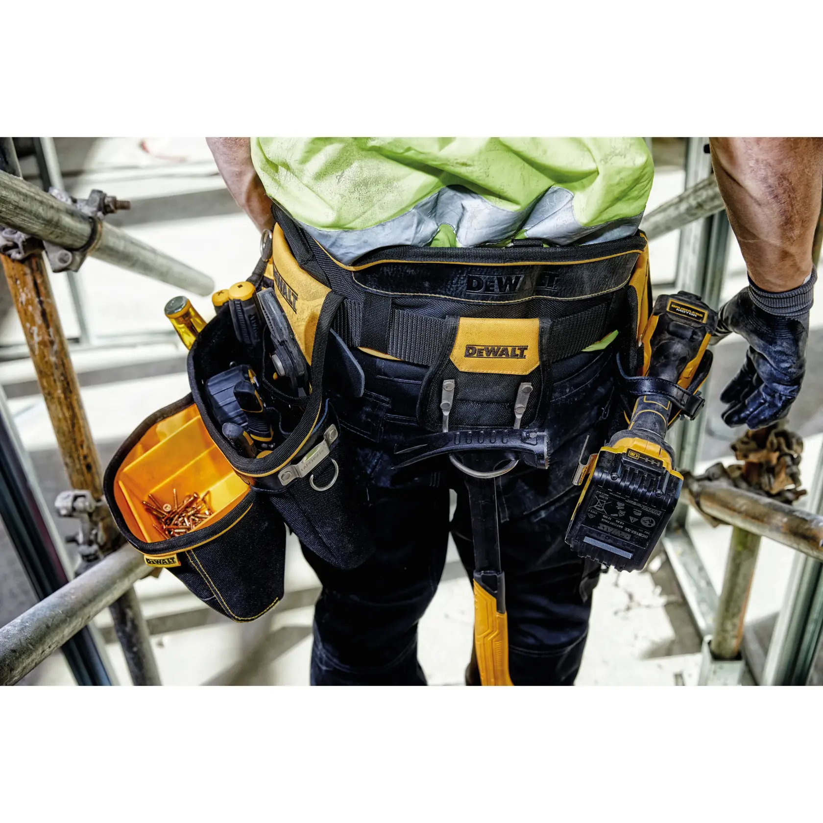 DEWALT® Tool Apron