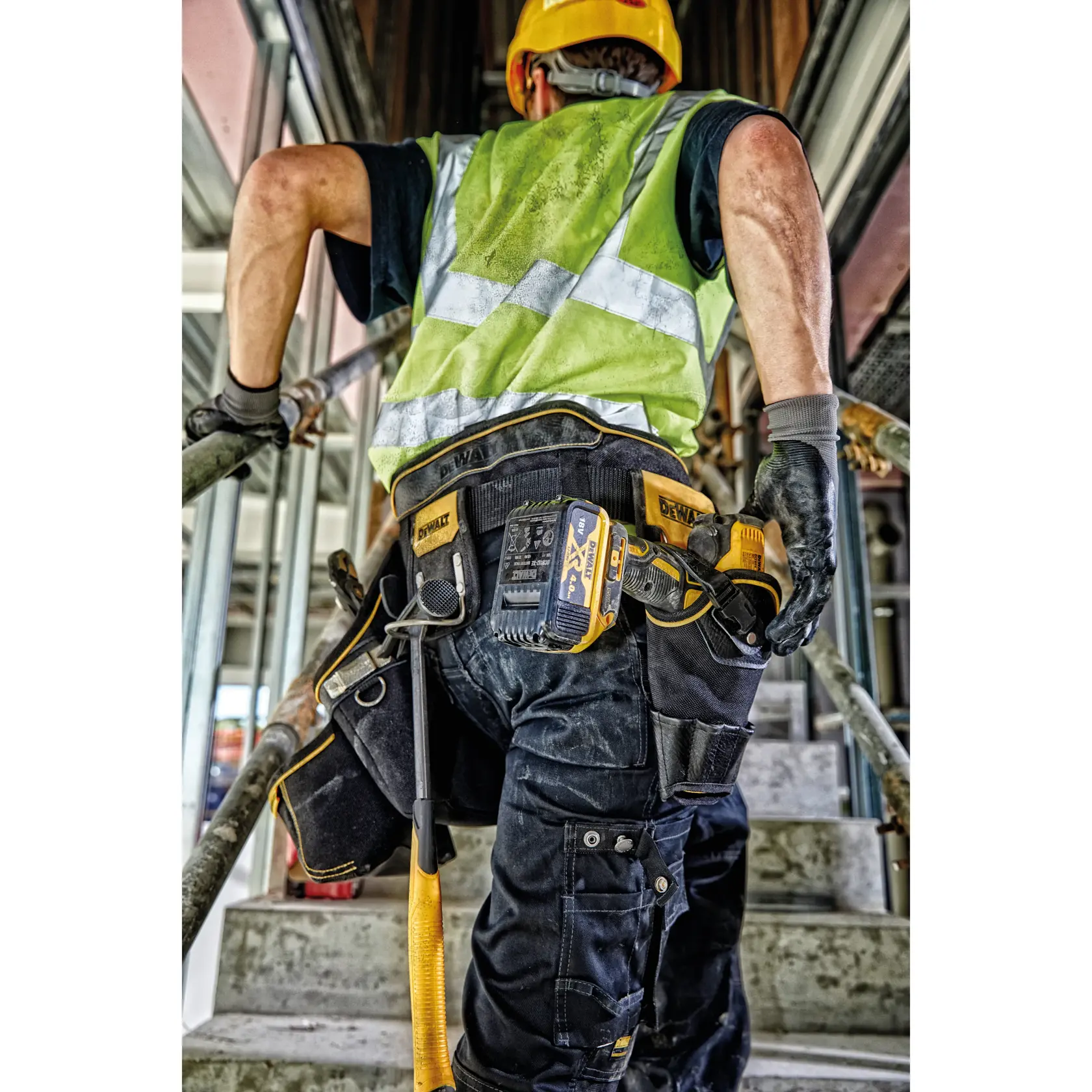 DEWALT® Tool Apron