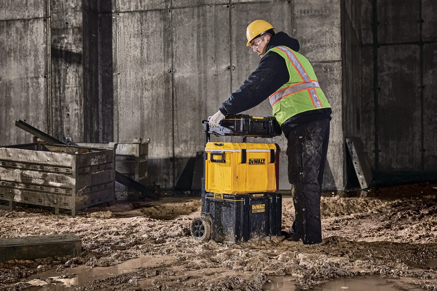DEWALT® TOUGHSYSTEM® 2.0 - DS300 Mid Box